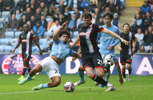 Ciudad de Coventry contra Luton Town
