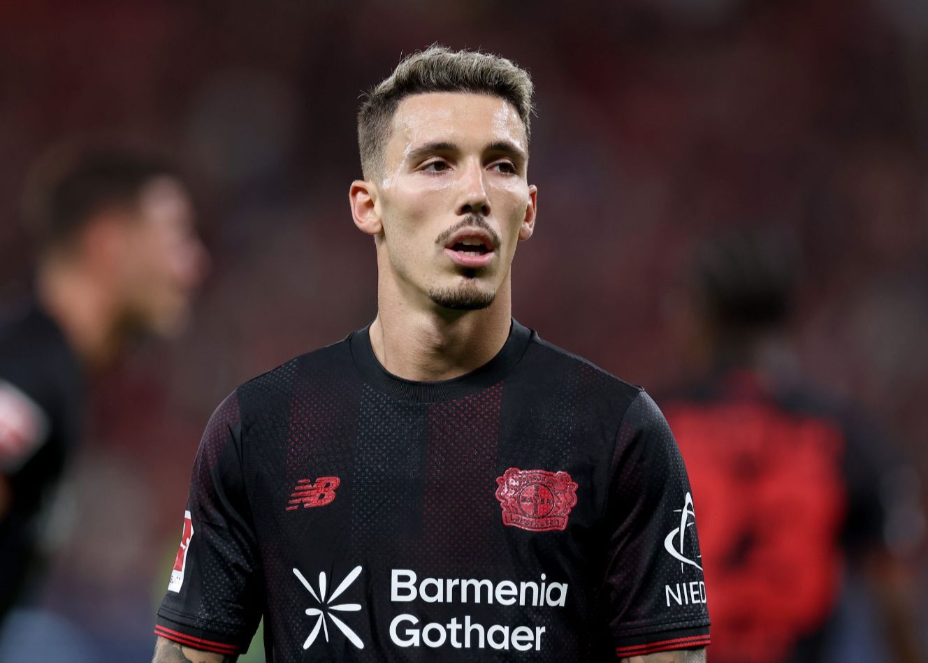 Grimaldo: No entiendo las críticas a Núñez, todavía marcó muchos goles en el Liverpool