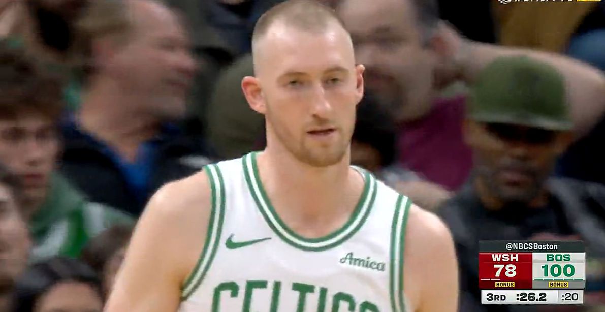 ¡El ataque estalla! Los Celtics anotaron 102 puntos en tres cuartos, acercándose a su promedio de puntos por partido esta temporada.
