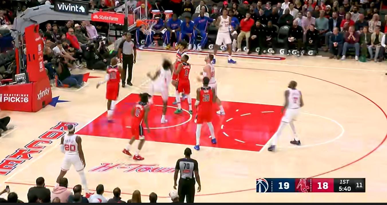 ¡El estado competitivo es bueno! Durant anotó 16 puntos con 5 de 8 tiros en el primer cuarto y ayudó a los Rockets a tomar la delantera con 11 puntos.