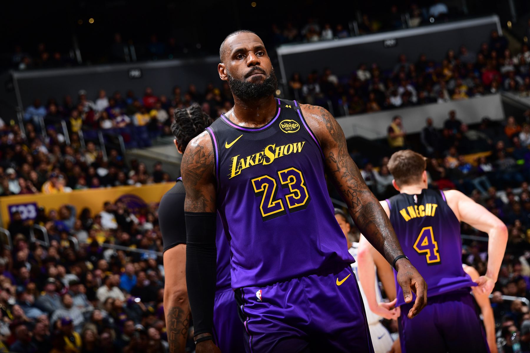 Redick: James realizó alrededor de 15 rondas de práctica de combate real hoy y está en buena forma competitiva.
